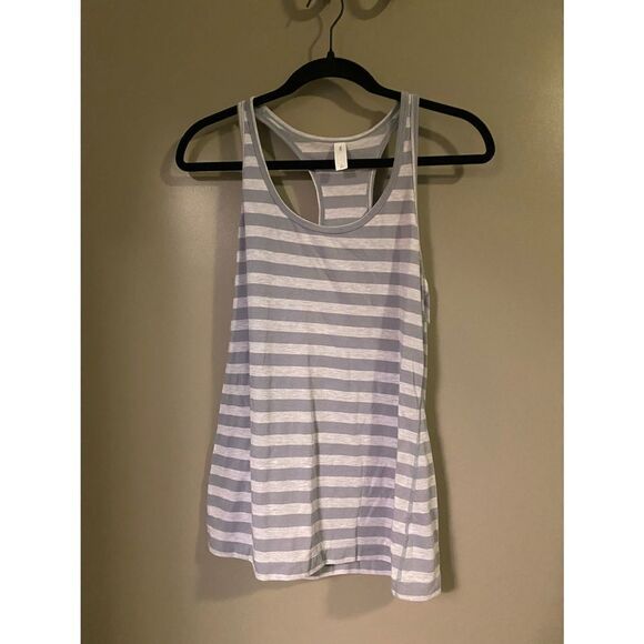GapFit Women’s Striped Athletic Casual Tank Top Size Medium NWOT - Picture 1 of 4